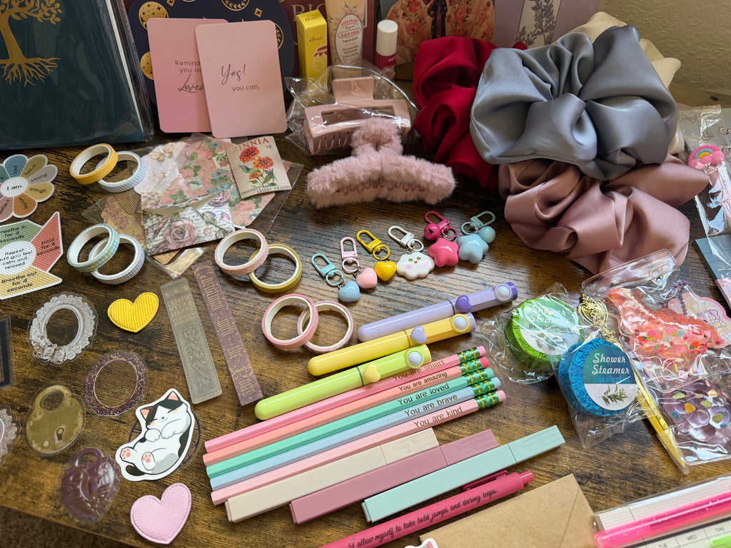 BYO 📦🌸 Cozy Gift Box — 12+ Hand-Selected Items, Choose Your Category (US Only)