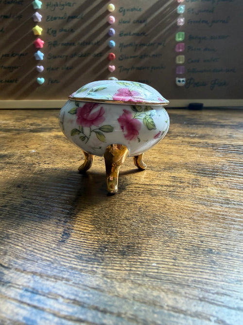 Antique Floral Ceramic Trinket Holder 🌸✨ — Dainty 3-Footed Keepsake Dish