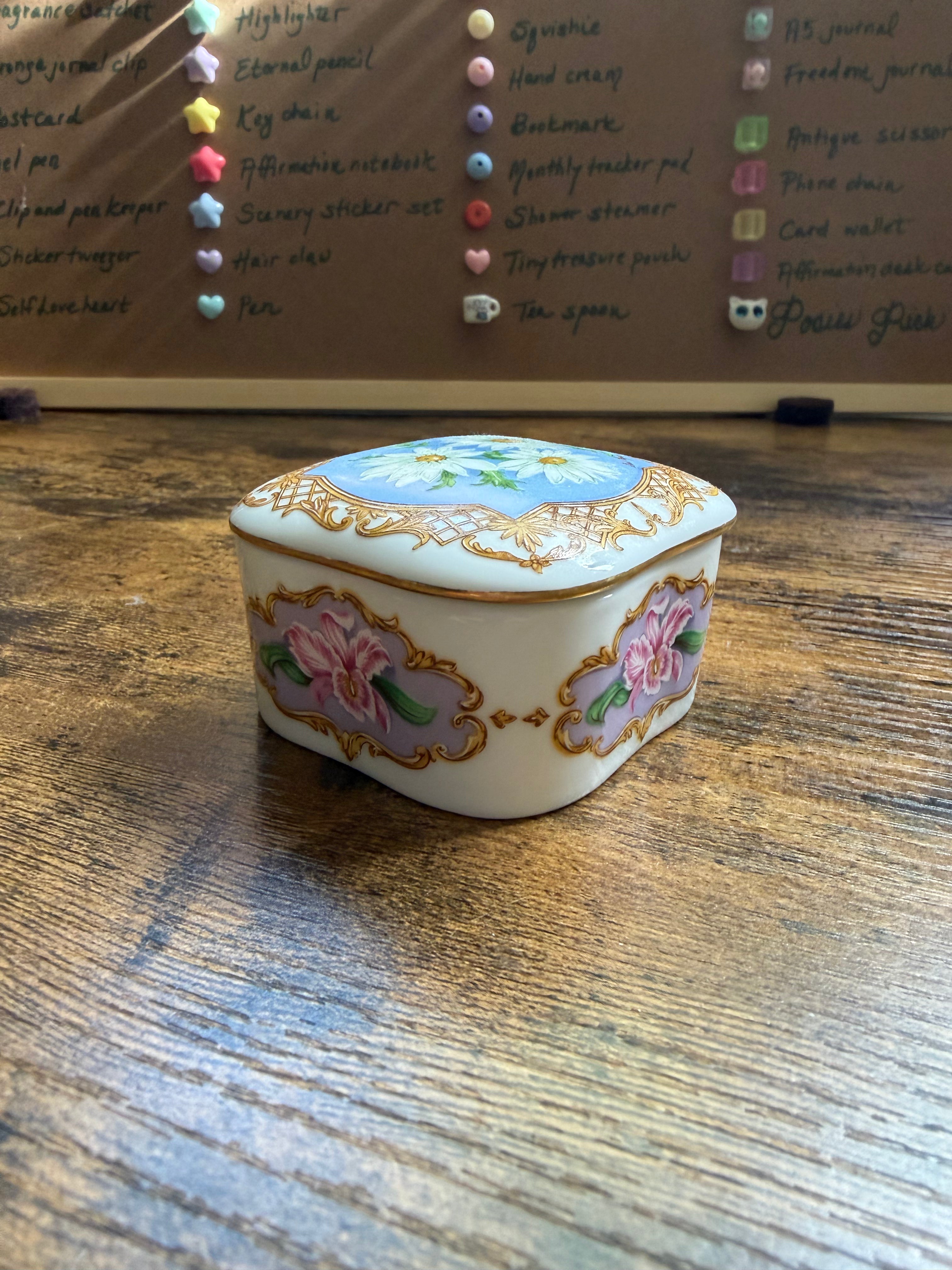 Antique Velvet-Top Porcelain Music Box 🎶✨ — Jewelry & Keepsake Storage