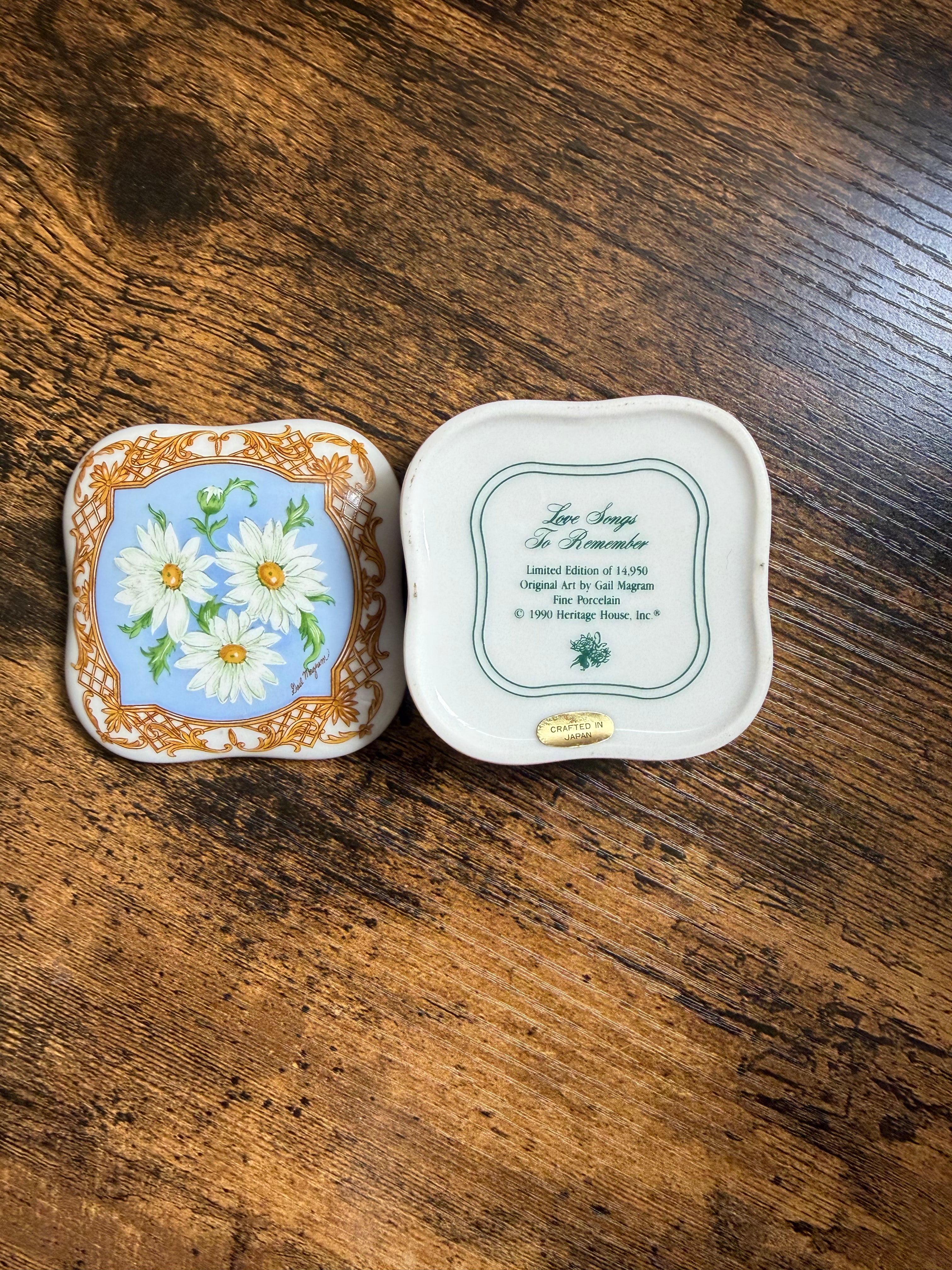 Antique Velvet-Top Porcelain Music Box 🎶✨ — Jewelry & Keepsake Storage