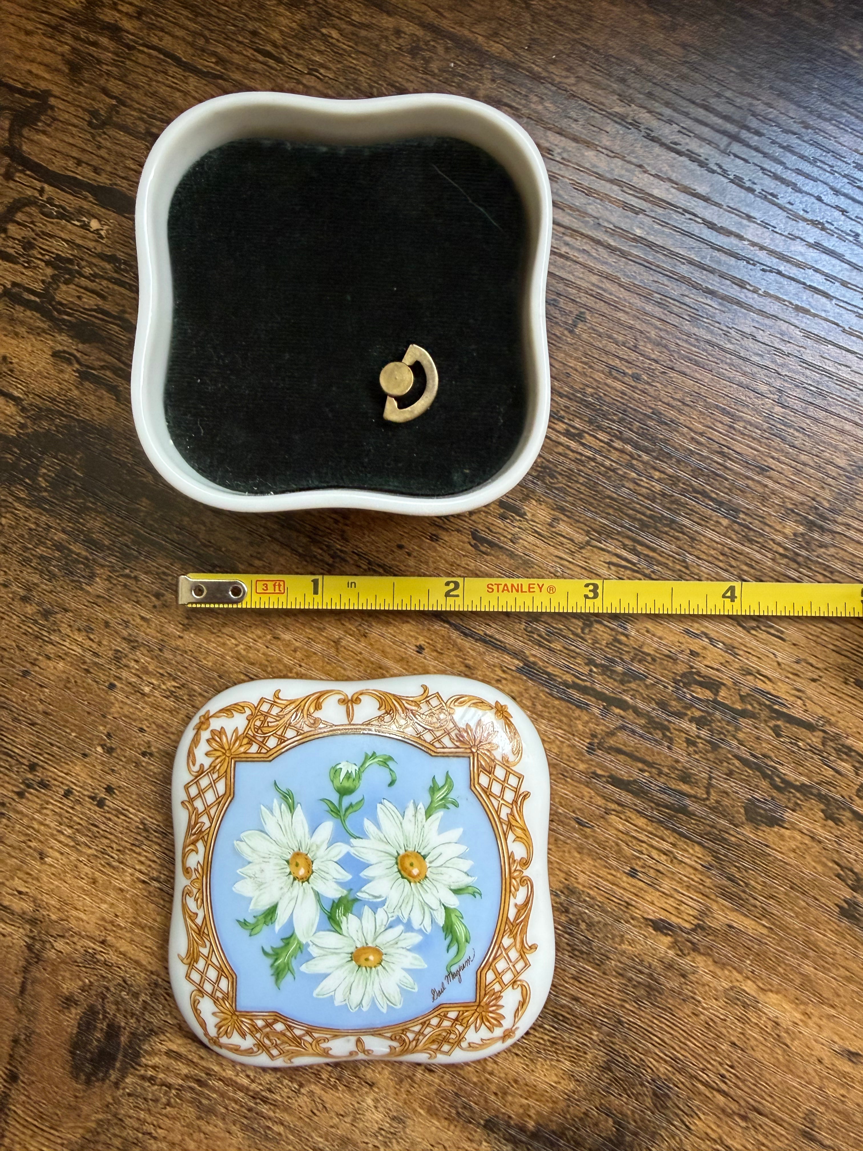 Antique Velvet-Top Porcelain Music Box 🎶✨ — Jewelry & Keepsake Storage