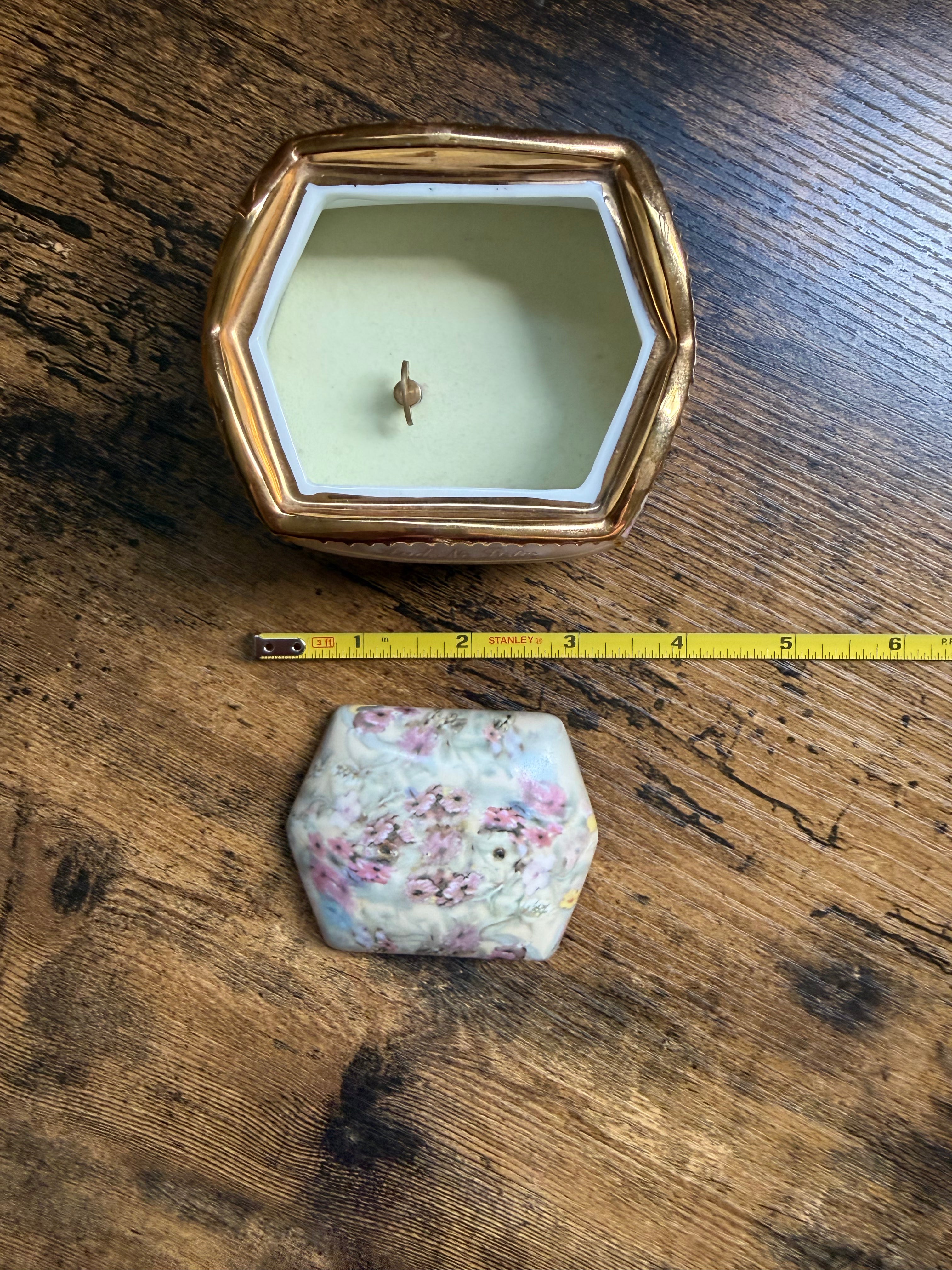 Antique Ceramic Sisters Themed Music Box 🎶✨ — Large Jewelry & Keepsake Storage