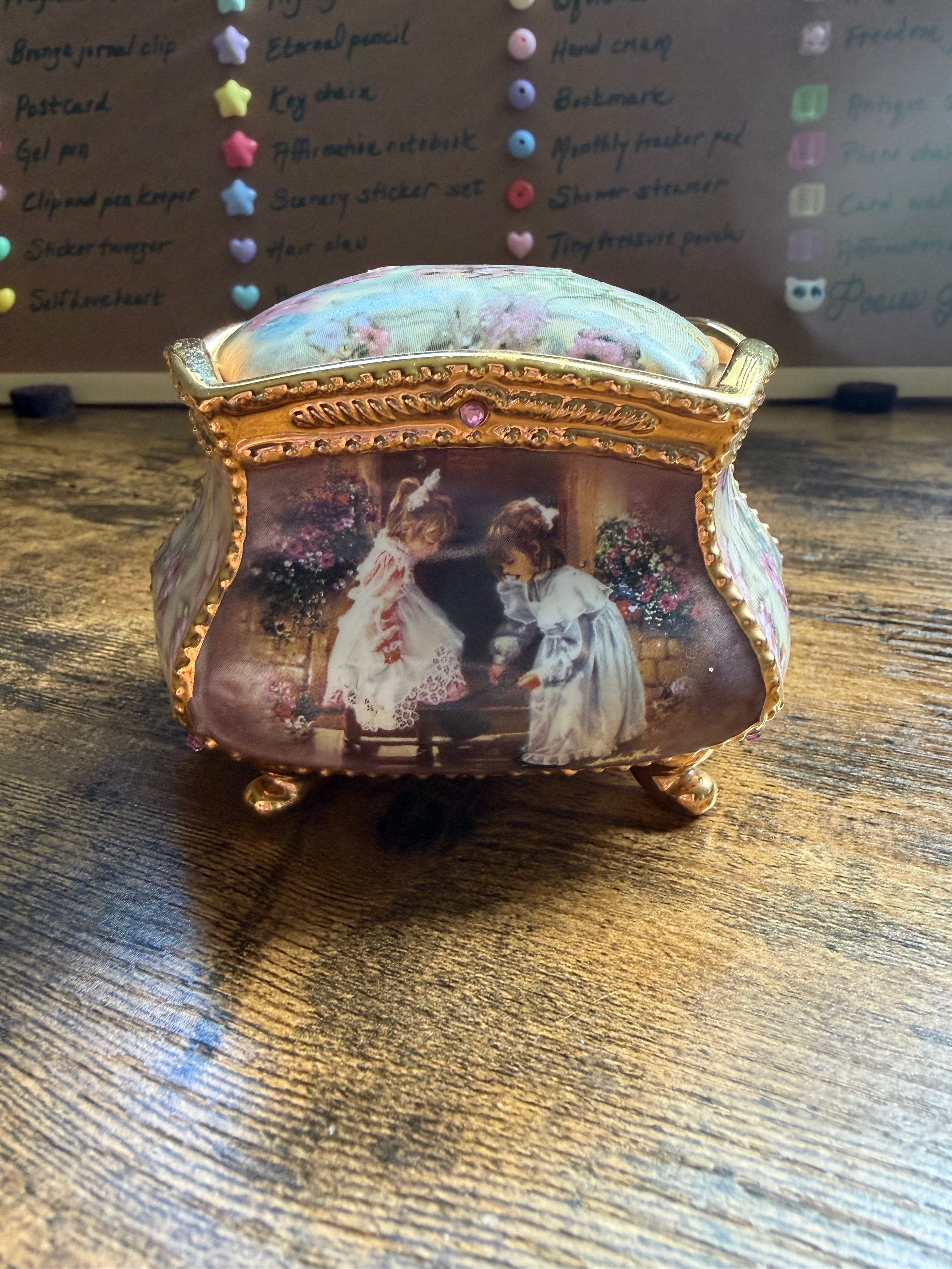 Antique Ceramic Sisters Themed Music Box 🎶✨ — Large Jewelry & Keepsake Storage