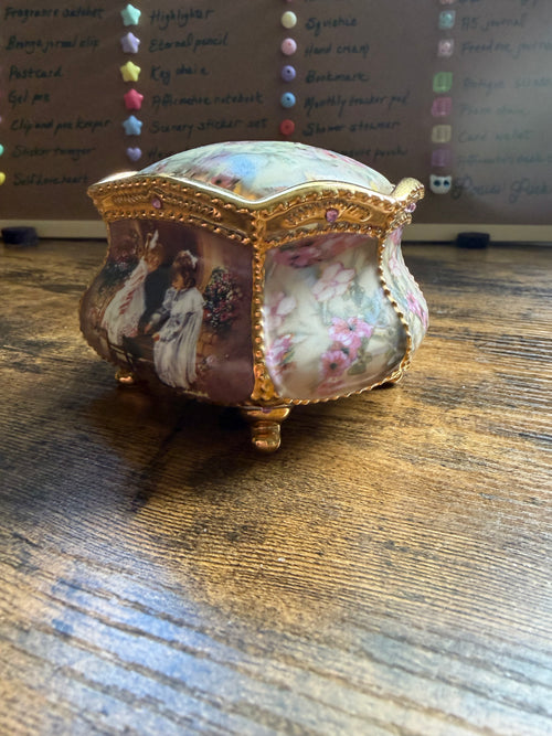Antique Ceramic Sisters Themed Music Box 🎶✨ — Large Jewelry & Keepsake Storage