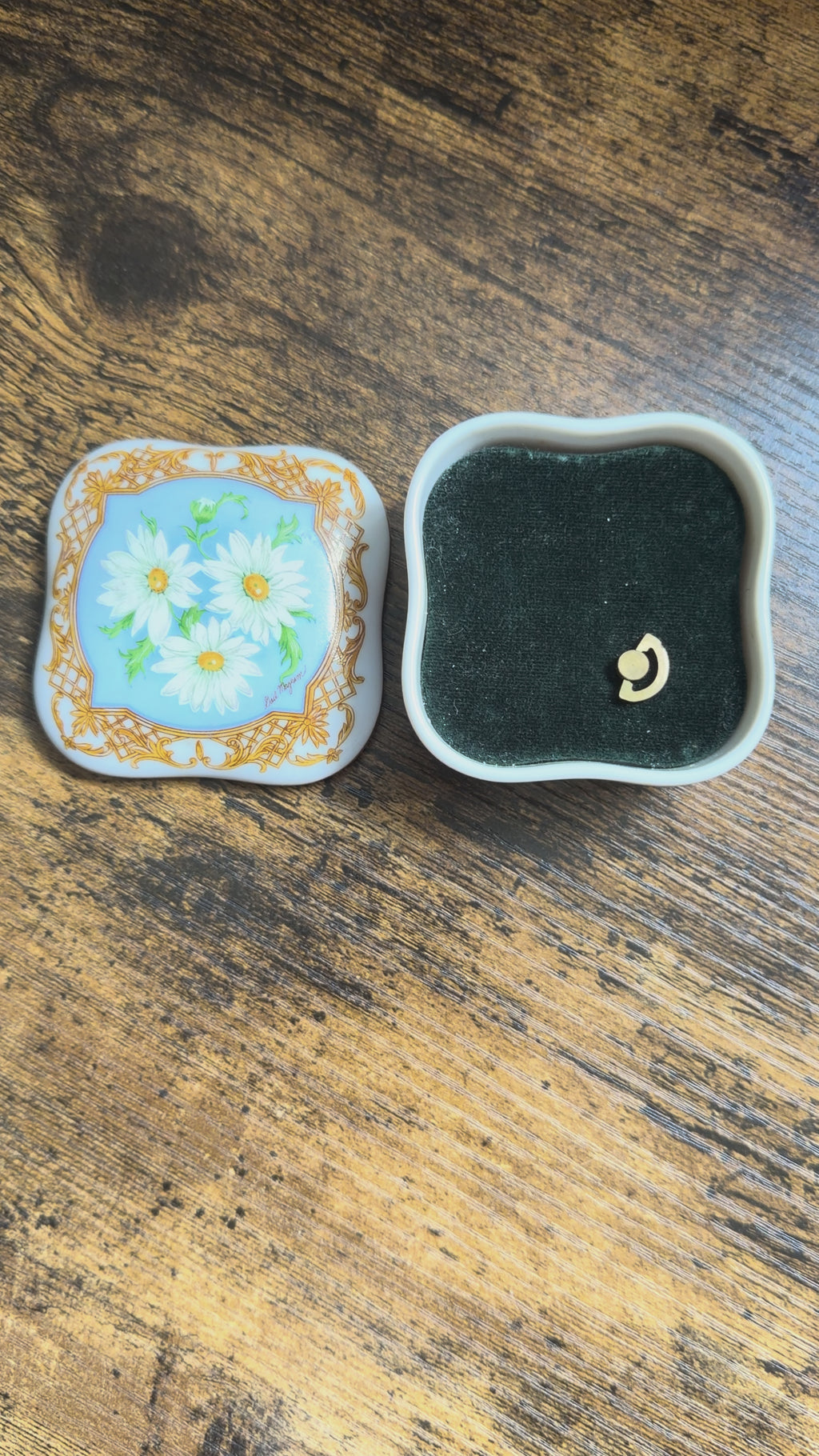 Antique Velvet-Top Porcelain Music Box 🎶✨ — Jewelry & Keepsake Storage